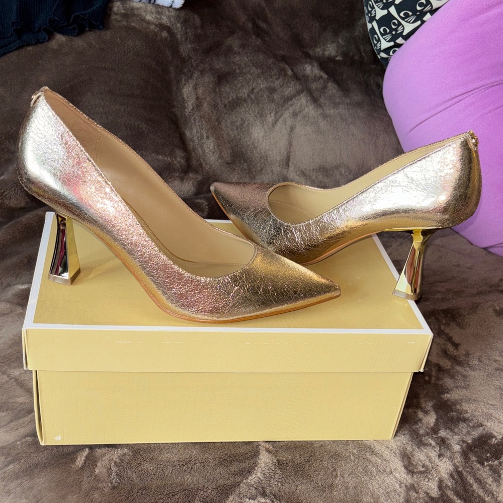 Michael Kors Clara Mid Pump Gold Heels NIB